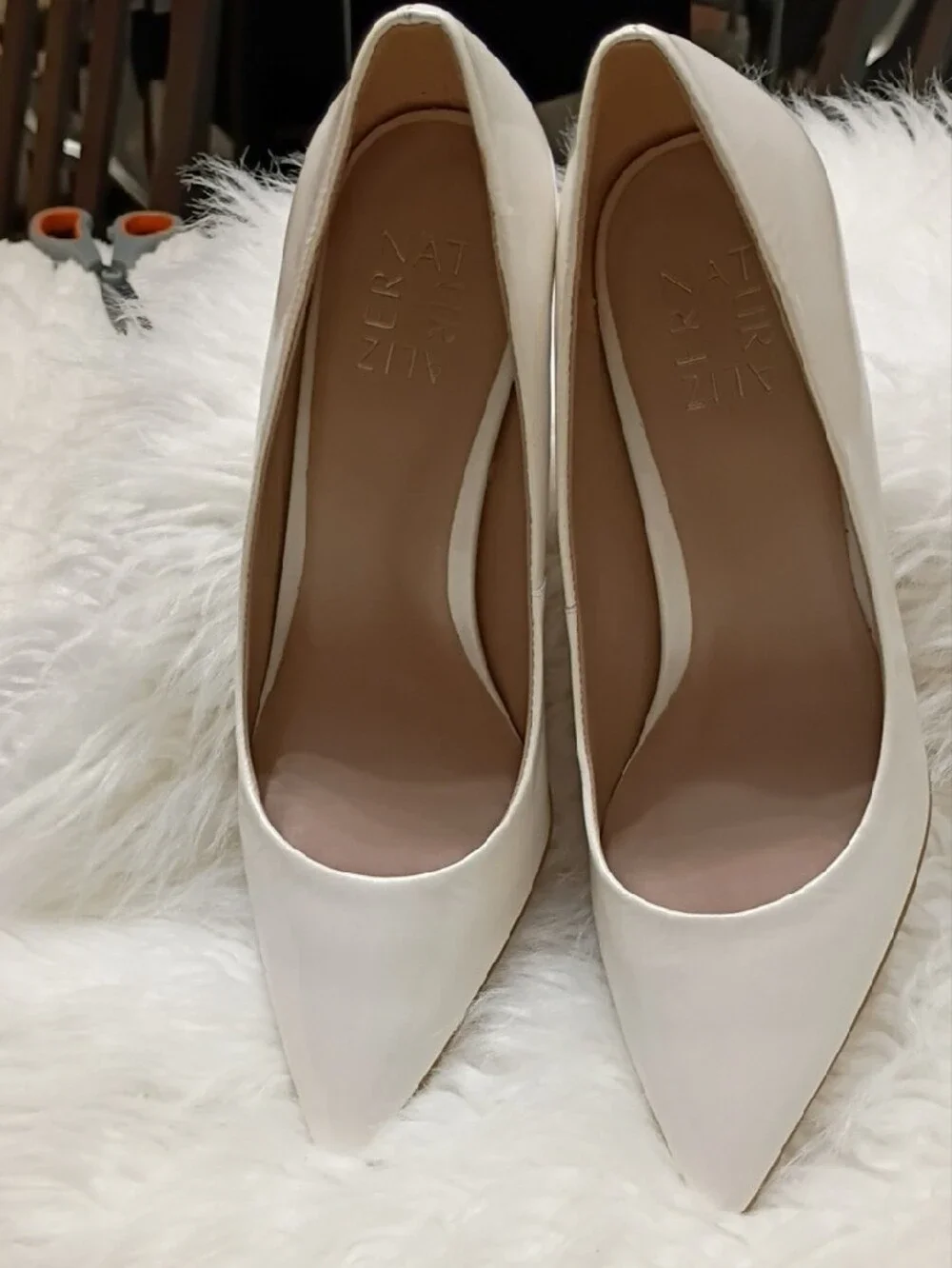 Naturalizer Anna Pointed-Toe Cream Patent Pumps 7.5 M